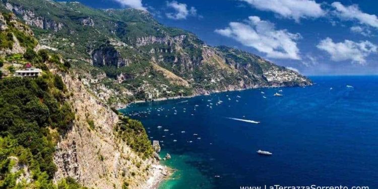 visit the Amalfi Coast staying in the most welcoming holiday home for families